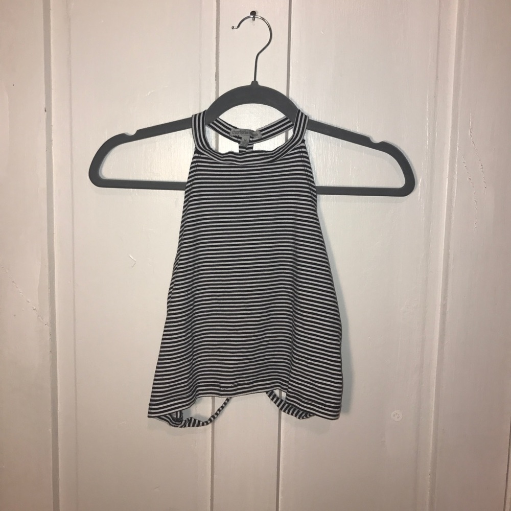 BLACK AND WHITE STRIPED CROP TOP